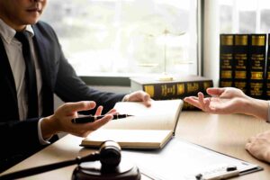 Questions to Ask a Criminal Defense Attorney at a First Meeting