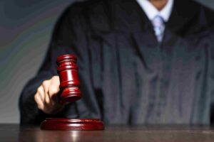 Pros and Cons of Accepting a Plea Bargain